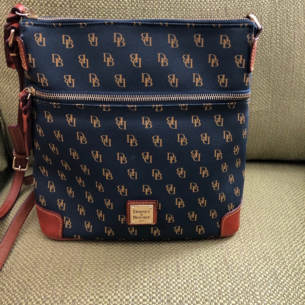 Dooney &Bourke Crossbody Handbag